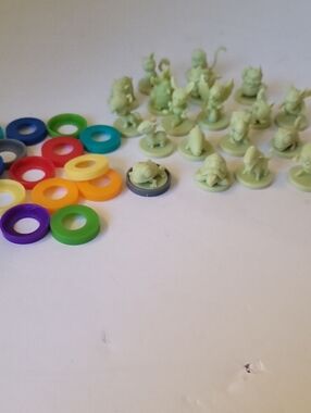 Arcadia Quest:Pets/Pets 2 Lot Of Game Pieces And Color Bases 35pc #0520C